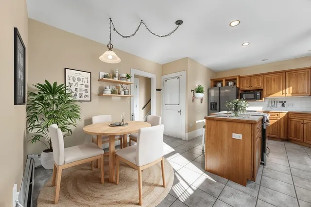 $799,900 | 6 Rock Street, Middleboro, MA 02346