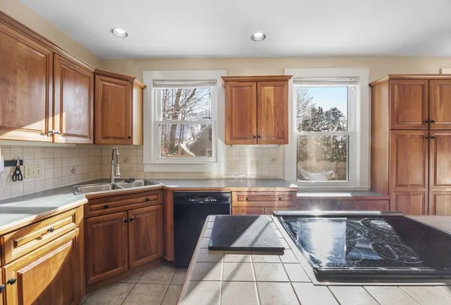 $799,900 | 6 Rock Street, Middleboro, MA 02346