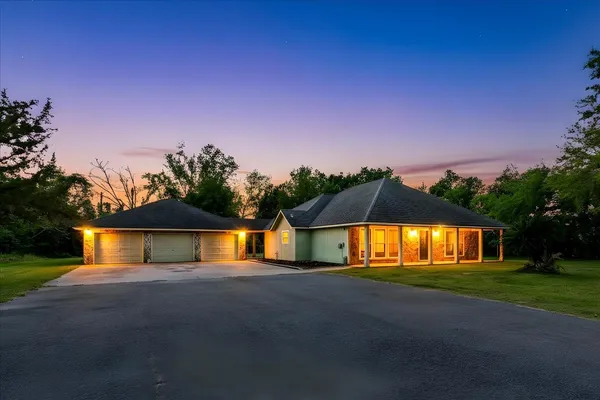 $379,000 | 4132 Avenue Q 1/2, Santa Fe, TX 77510