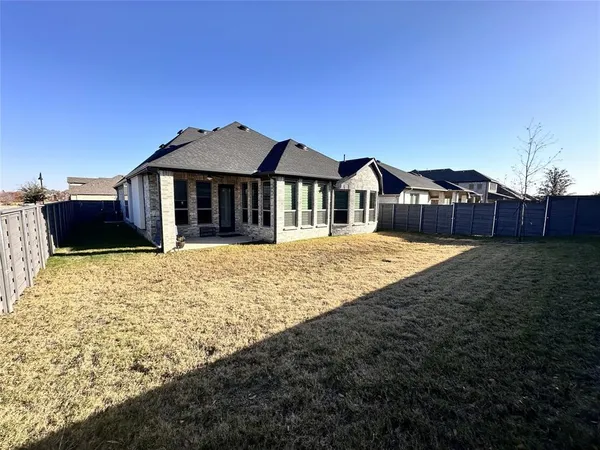 $2,500 | 7032 Mapleshade Way, Little Elm, TX 76227