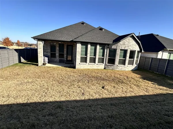 $2,500 | 7032 Mapleshade Way, Little Elm, TX 76227