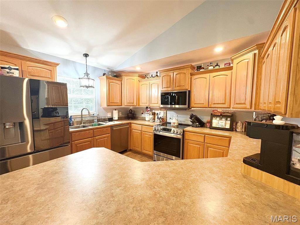 23198 Rhema Lane Waynesville, MO 65583 - Photo 4 of 15