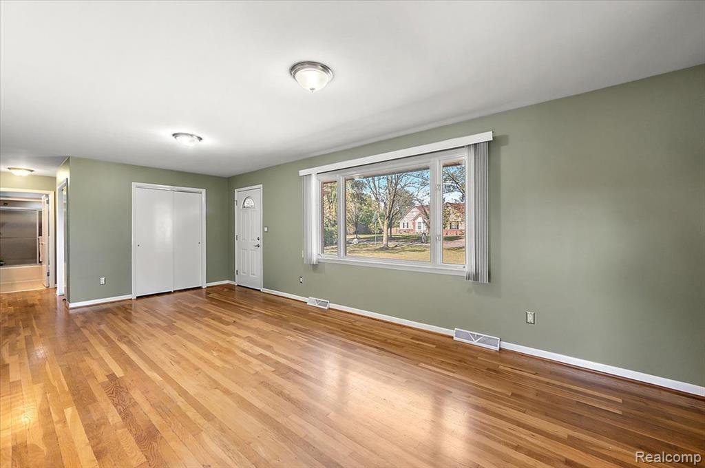 2470 Durham Road Utica, MI 48317 - Photo 7 of 31 Gallery Image 7