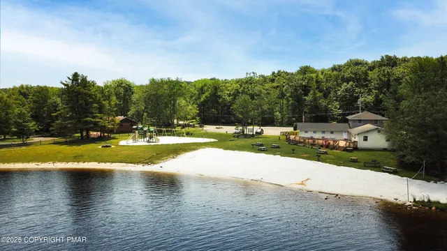 $2,850 | 1123 Chickadee Drive, Pocono Summit, PA 18346