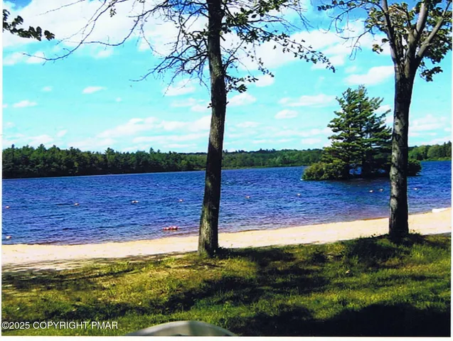 $2,850 | 1123 Chickadee Drive, Pocono Summit, PA 18346