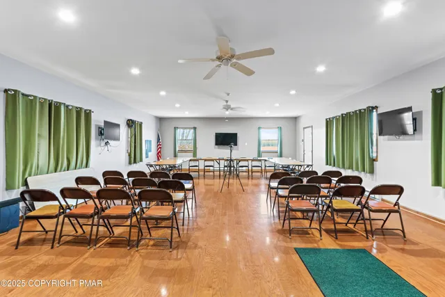 $2,850 | 1123 Chickadee Drive, Pocono Summit, PA 18346