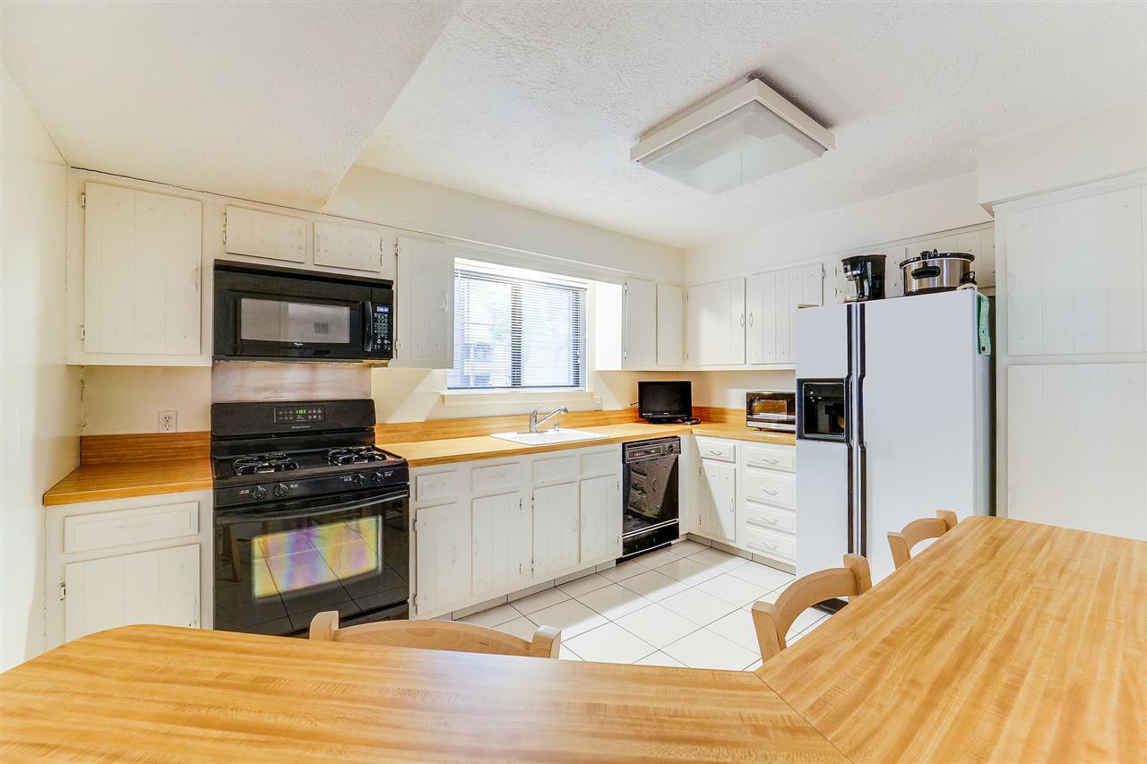 70 Harbor Key Road Secaucus, NJ 07094 - Photo 5 of 15 a kitchen with a refrigerator stove and sink
