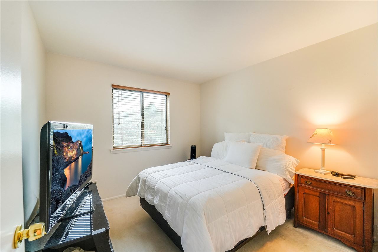 70 Harbor Key Road Secaucus, NJ 07094 - Photo 10 of 15 a bedroom with a bed and a window