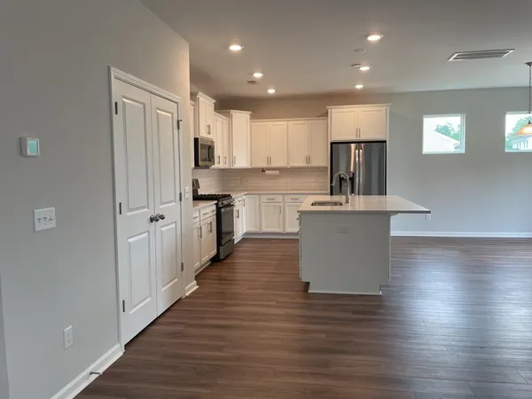 $3,000 | 2903 Siebold Drive, North Charleston, SC 29406