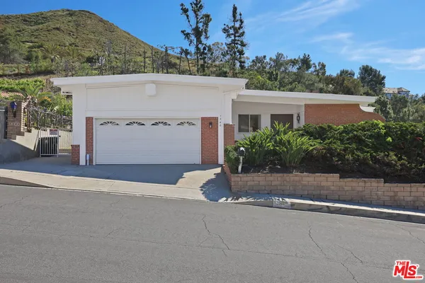 $10,586 | 1340 El Hito Circle, Pacific Palisades, CA 90272