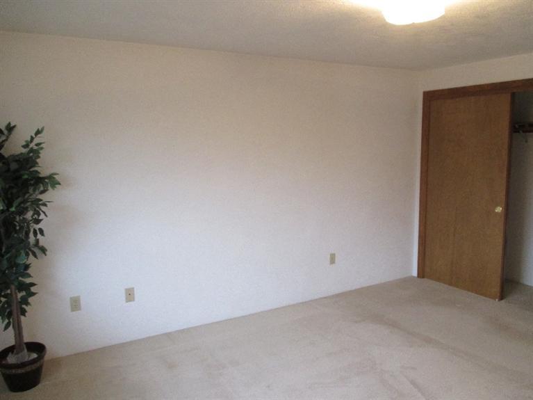 876 Ridge Way Medford, OR 97504 - Photo 10 of 19 Additional Photo