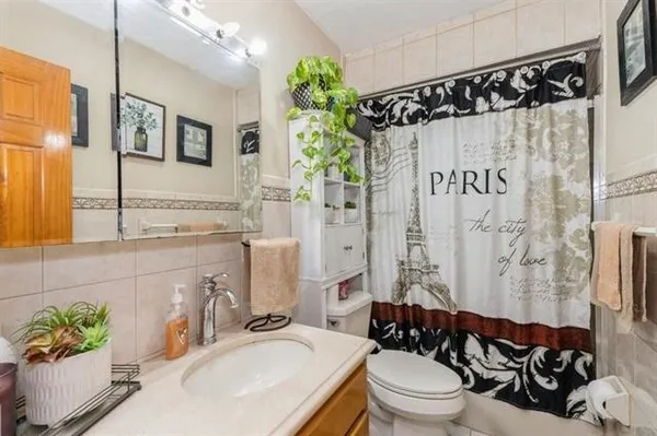 $3,300 | 1012 Paterson Plank Road, Unit 1, North Bergen, NJ 07047