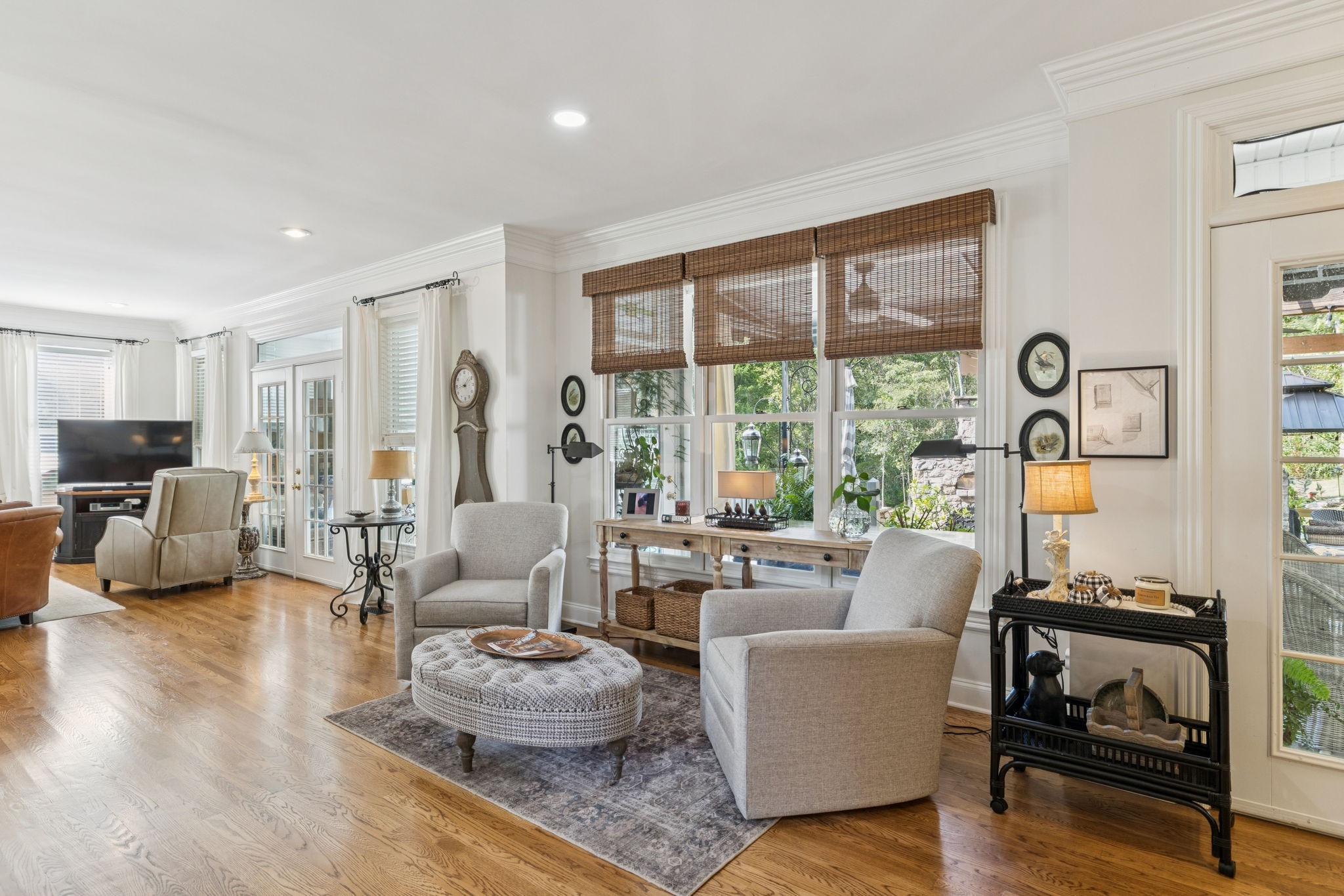 1909 Dr Robinson Rd Spring Hill Thompson's Station, TN 37179 - Photo 22 of 72 a living room with furniture and a large window