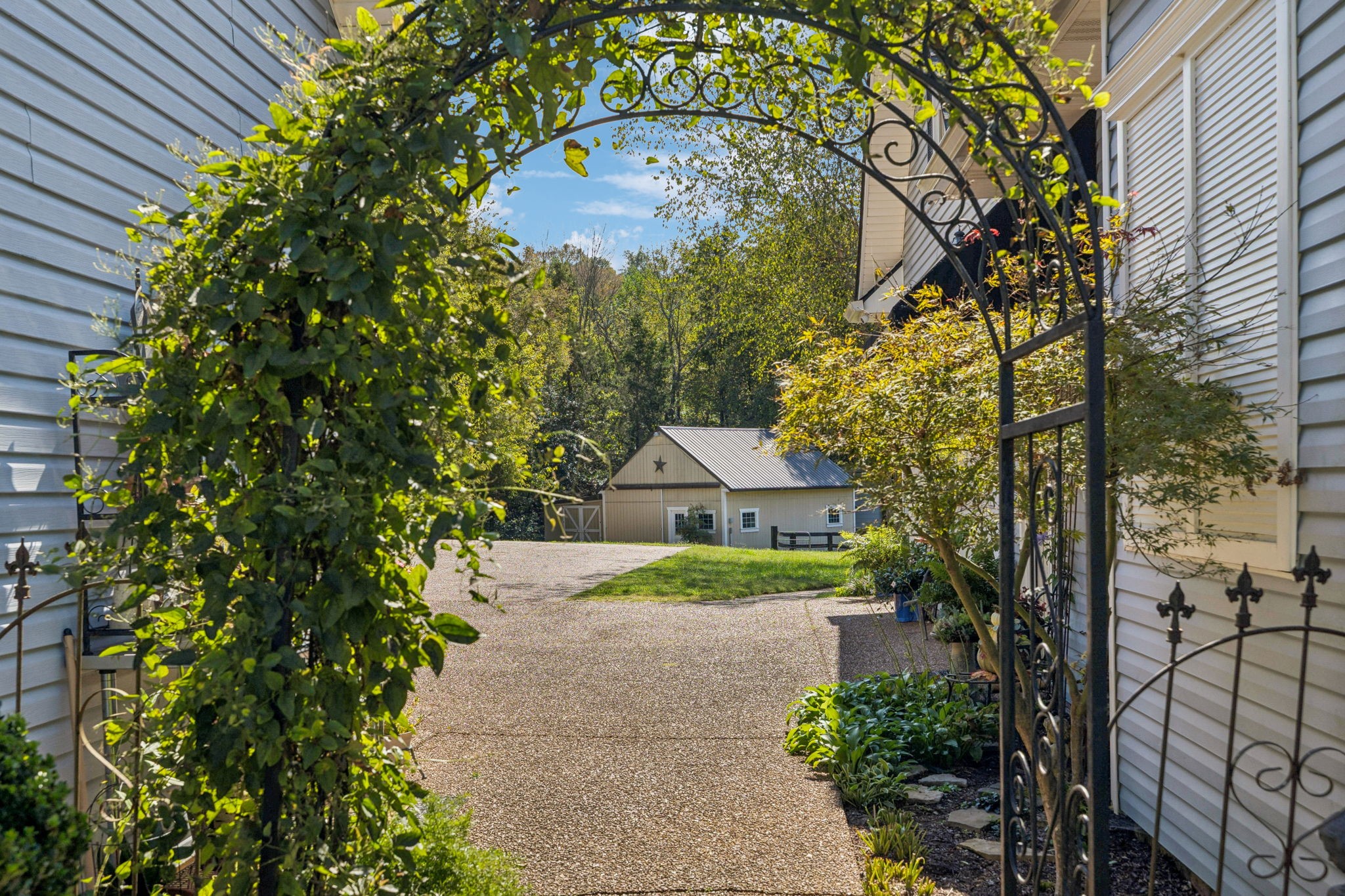 1909 Dr Robinson Rd Spring Hill Thompson's Station, TN 37179 - Photo 8 of 72