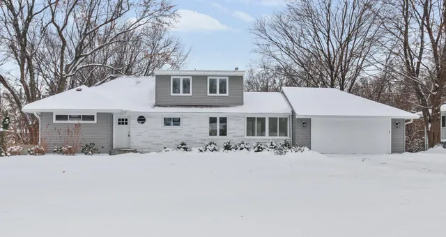 $499,900 | 19 Mission Lane, Bloomington, MN 55420