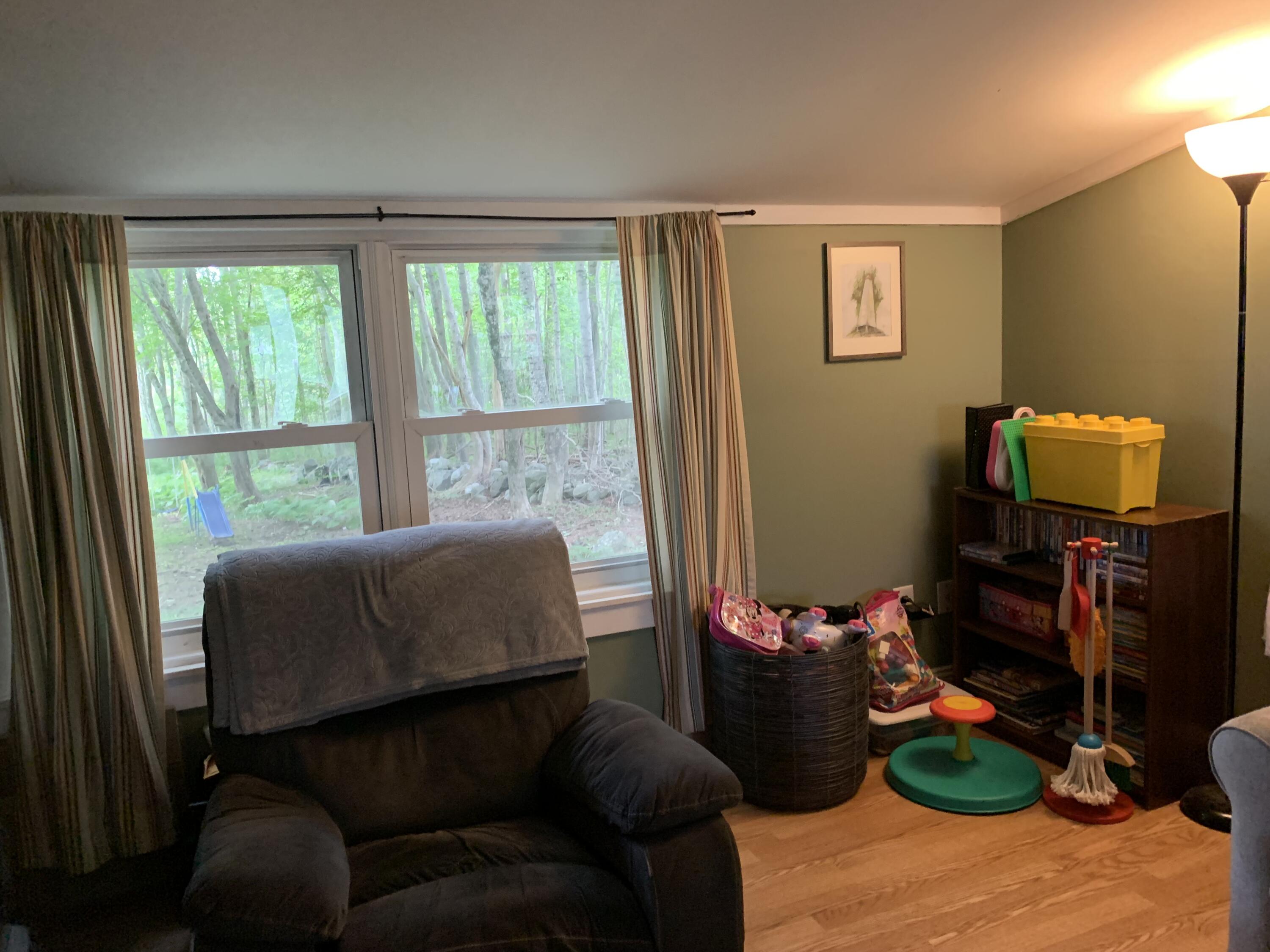 1369 Washington Road Waldoboro, ME 04572 - Photo 11 of 25 Living Room