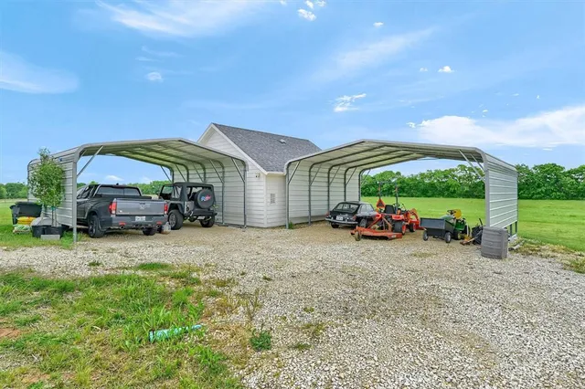 $720,000 | 5235 Fm 1752 Street South, Whitewright, TX 75491