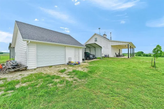 $720,000 | 5235 Fm 1752 Street South, Whitewright, TX 75491