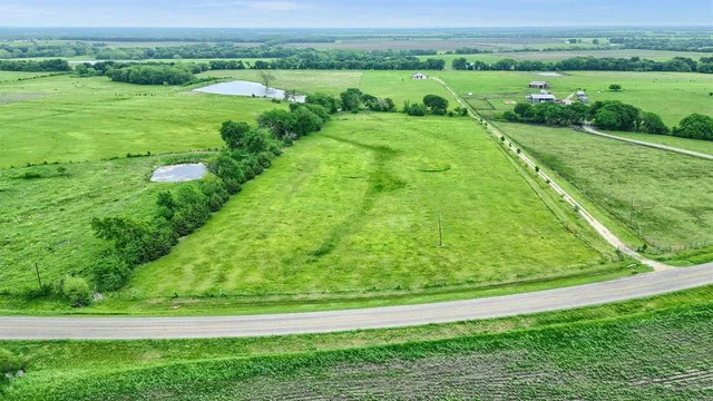 $720,000 | 5235 Fm 1752 Street South, Whitewright, TX 75491