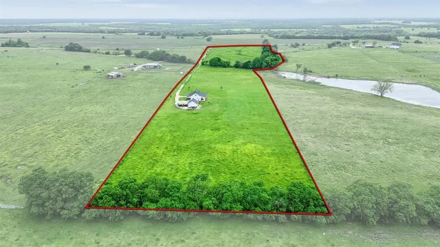 $720,000 | 5235 Fm 1752 Street South, Whitewright, TX 75491