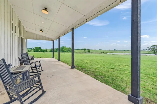 $720,000 | 5235 Fm 1752 Street South, Whitewright, TX 75491