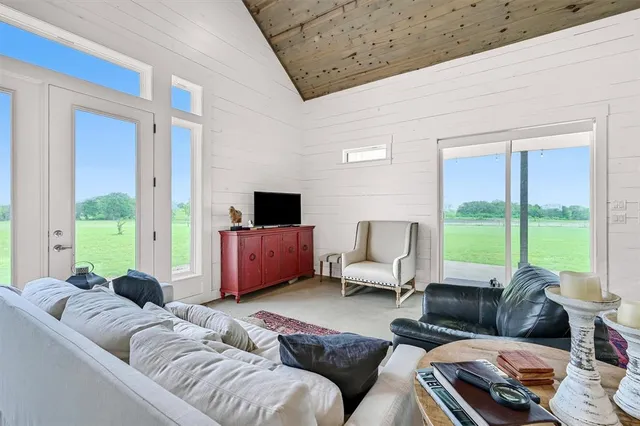 $720,000 | 5235 Fm 1752 Street South, Whitewright, TX 75491