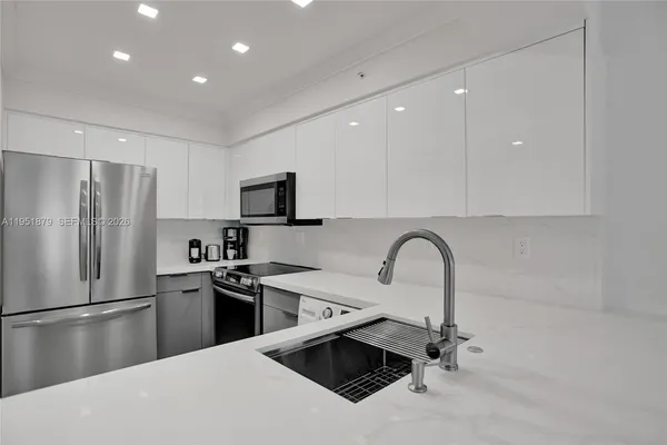 $2,450 | 2501 South Ocean Drive, Unit 704, Hollywood, FL 33019