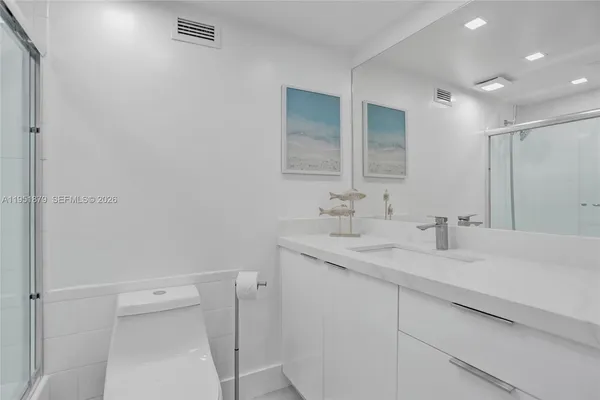 $2,450 | 2501 South Ocean Drive, Unit 704, Hollywood, FL 33019
