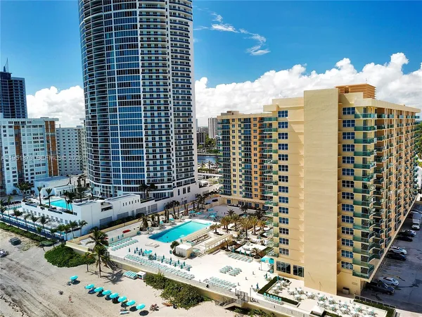 $2,450 | 2501 South Ocean Drive, Unit 704, Hollywood, FL 33019