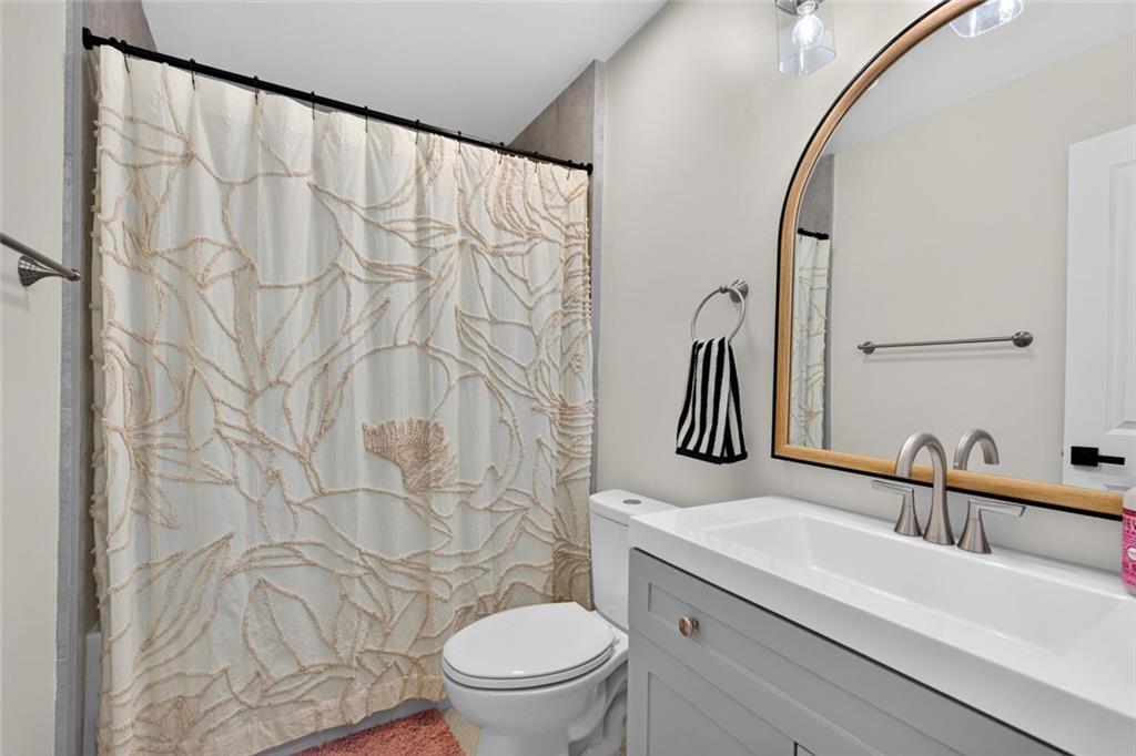 2537 Fontaine Circle Decatur, GA 30032 - Photo 15 of 46 Gallery Image 15