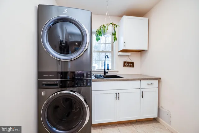 $1,300,000 | 500 Mohns Hill Road, Reinholds, PA 17569