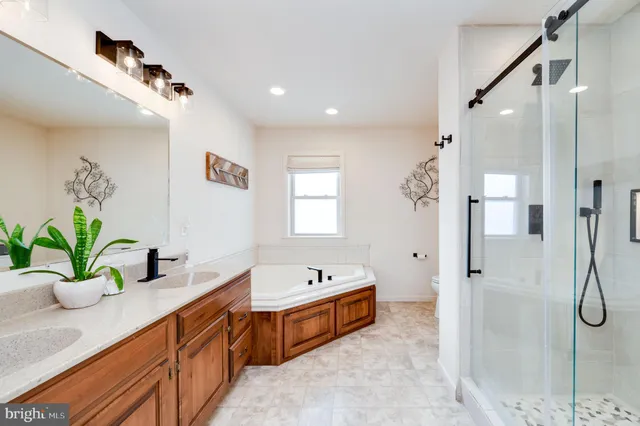 $1,300,000 | 500 Mohns Hill Road, Reinholds, PA 17569