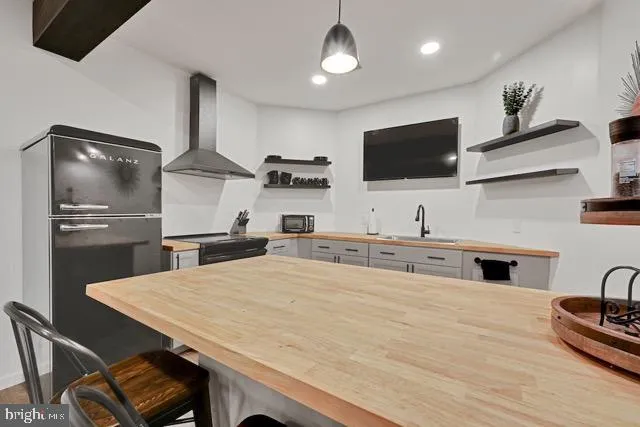 $1,300,000 | 500 Mohns Hill Road, Reinholds, PA 17569