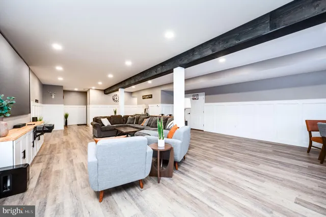 $1,300,000 | 500 Mohns Hill Road, Reinholds, PA 17569