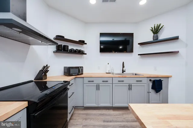 $1,300,000 | 500 Mohns Hill Road, Reinholds, PA 17569