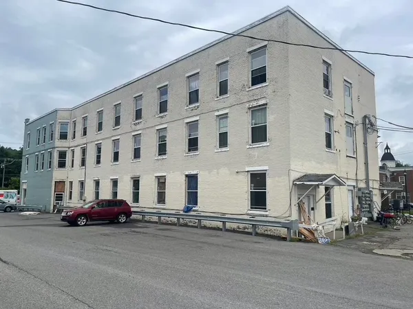 $1,650 | 41-43 Central Street, Unit G2, Haverhill, NH 03785
