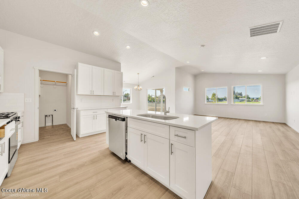 4300 North Arrowleaf Loop Post Falls, ID 83854 - Photo 12 of 30 bb193412-302_20