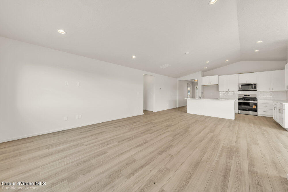 4300 North Arrowleaf Loop Post Falls, ID 83854 - Photo 15 of 30 bb193412-310_302