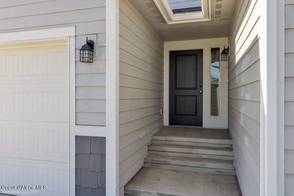 4300 North Arrowleaf Loop Post Falls, ID 83854 - Photo 5 of 30 bb193412-328_649