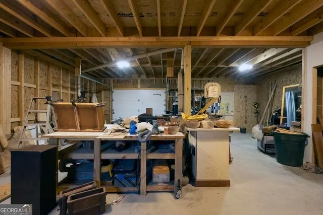 a view of a storage & utility room