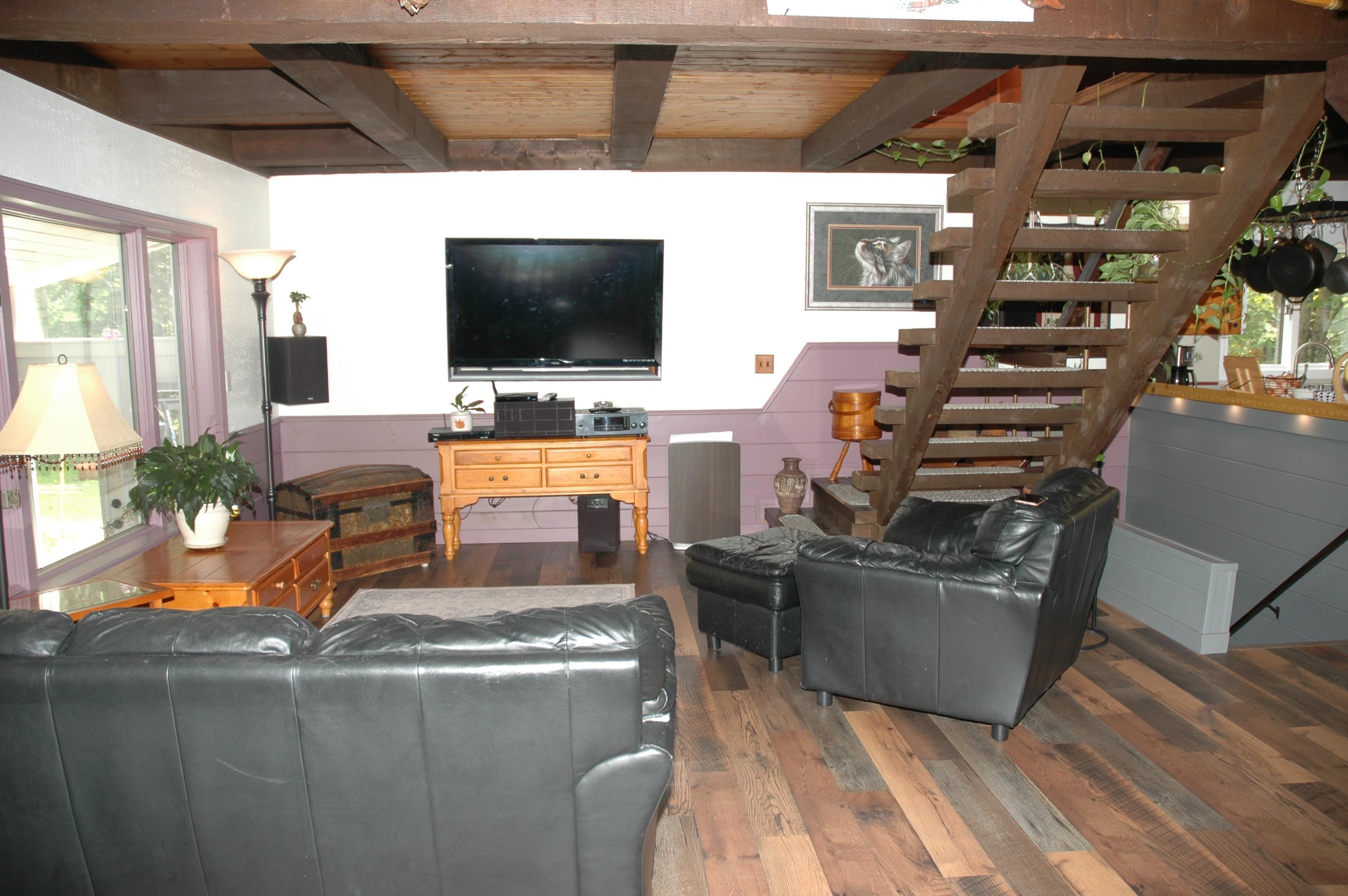 358 East Washington Road Hillsborough, NH 03244 - Photo 5 of 33 Gallery Image 5