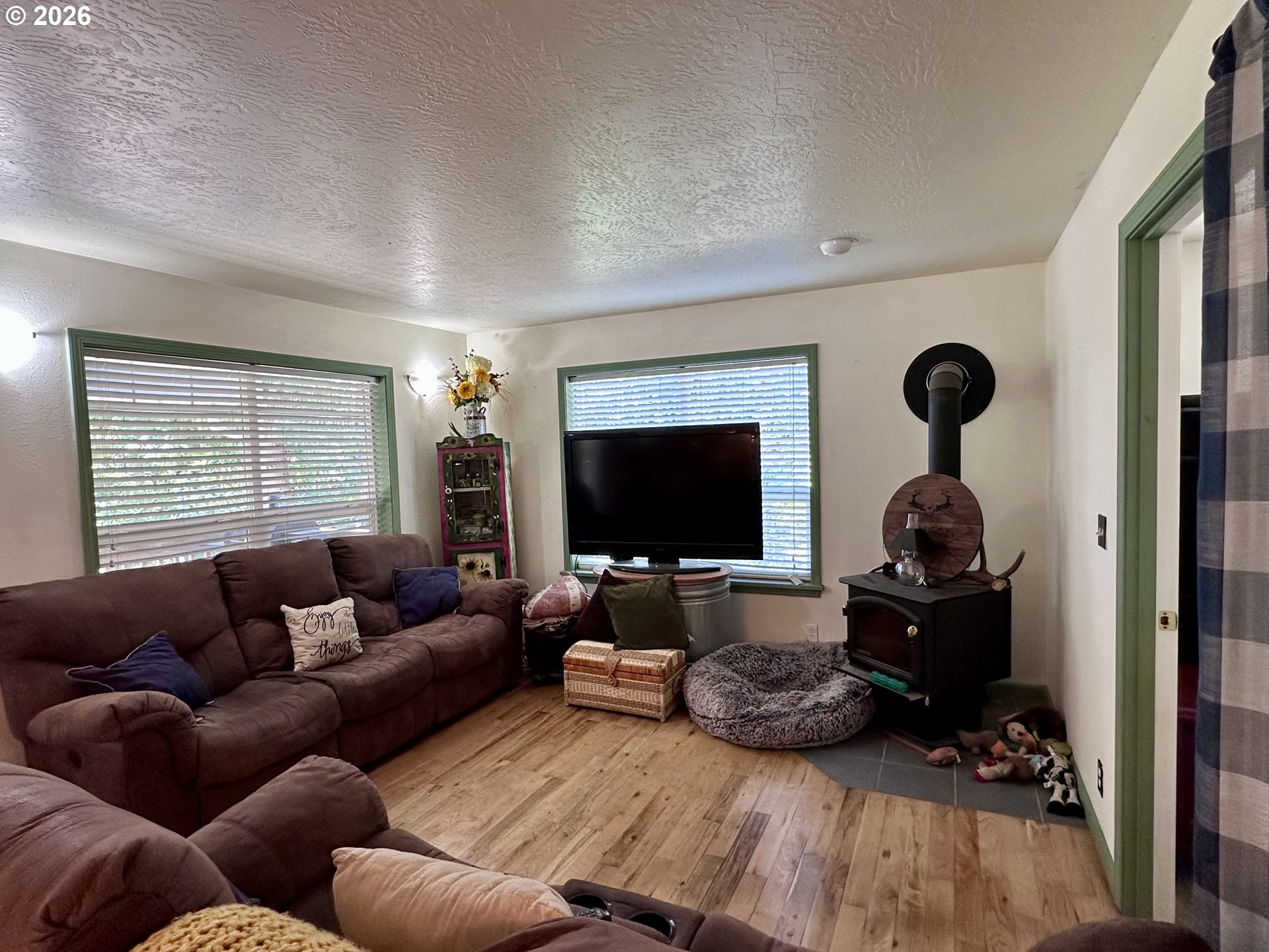 37303 Wallace Creek Road Springfield, OR 97478 - Photo 13 of 45 Gallery Image 13