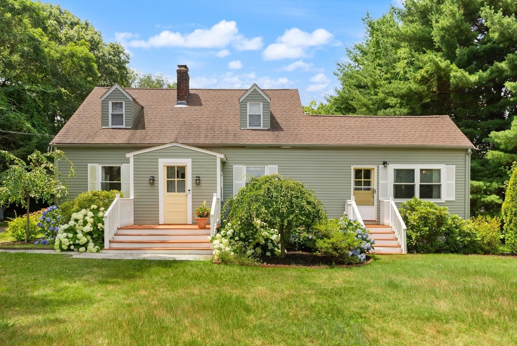 335 Moosehill Road Walpole, MA 02032 - Photo 1 of 30 Gallery Image 1