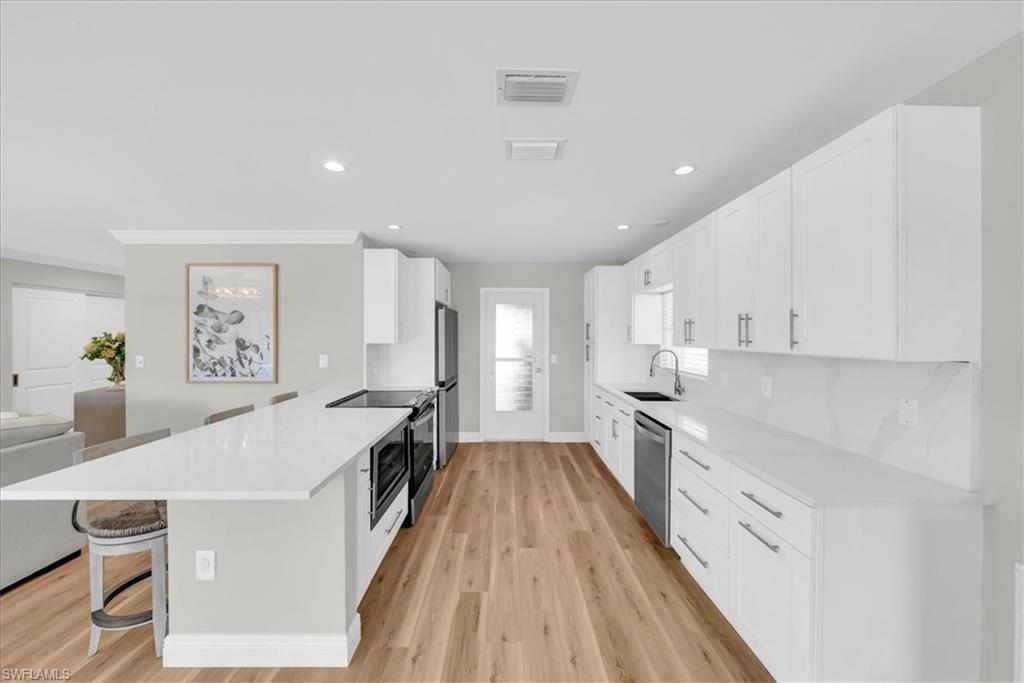 128 San Salvador Street Naples, FL 34113 - Photo 13 of 35