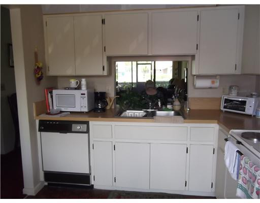 613 Banks Road, Unit 41 Margate, FL 33063 - Photo 4 of 16 Kitchen