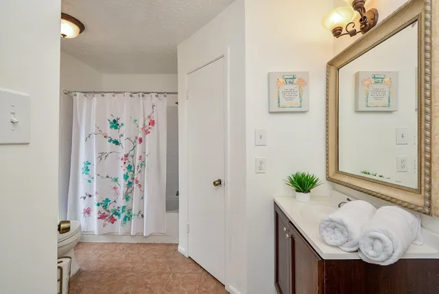 $2,300 | 3315 Honey Creek Drive, Houston, TX 77082