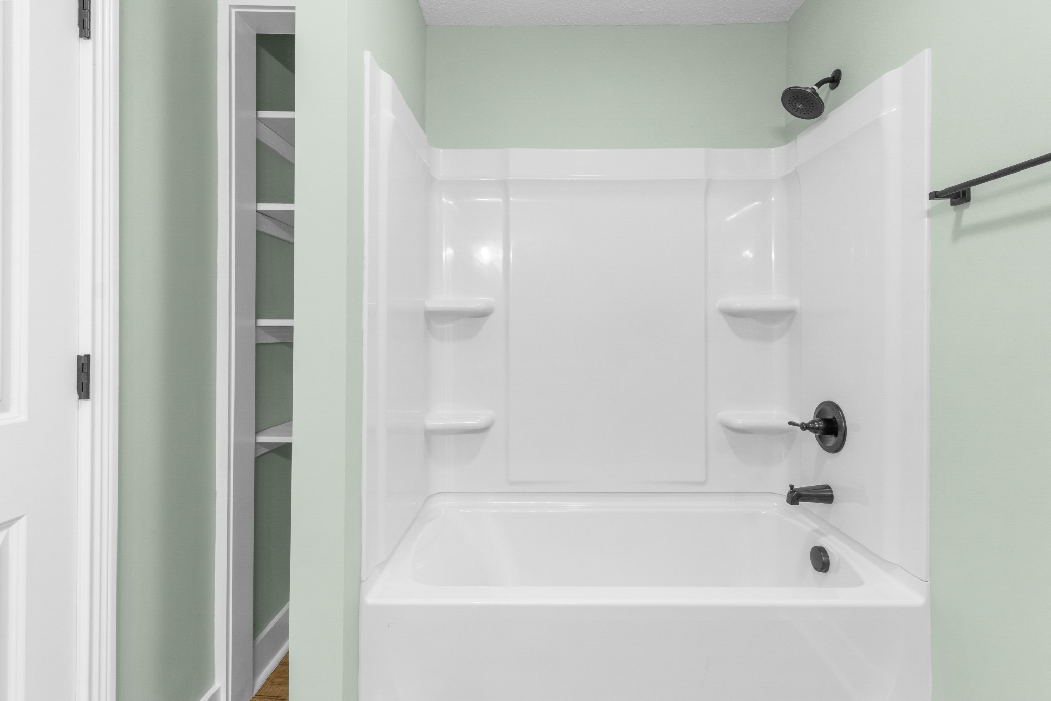 1716 Valley Road Clarksville, TN 37043 - Photo 16 of 25 Gallery Image 16
