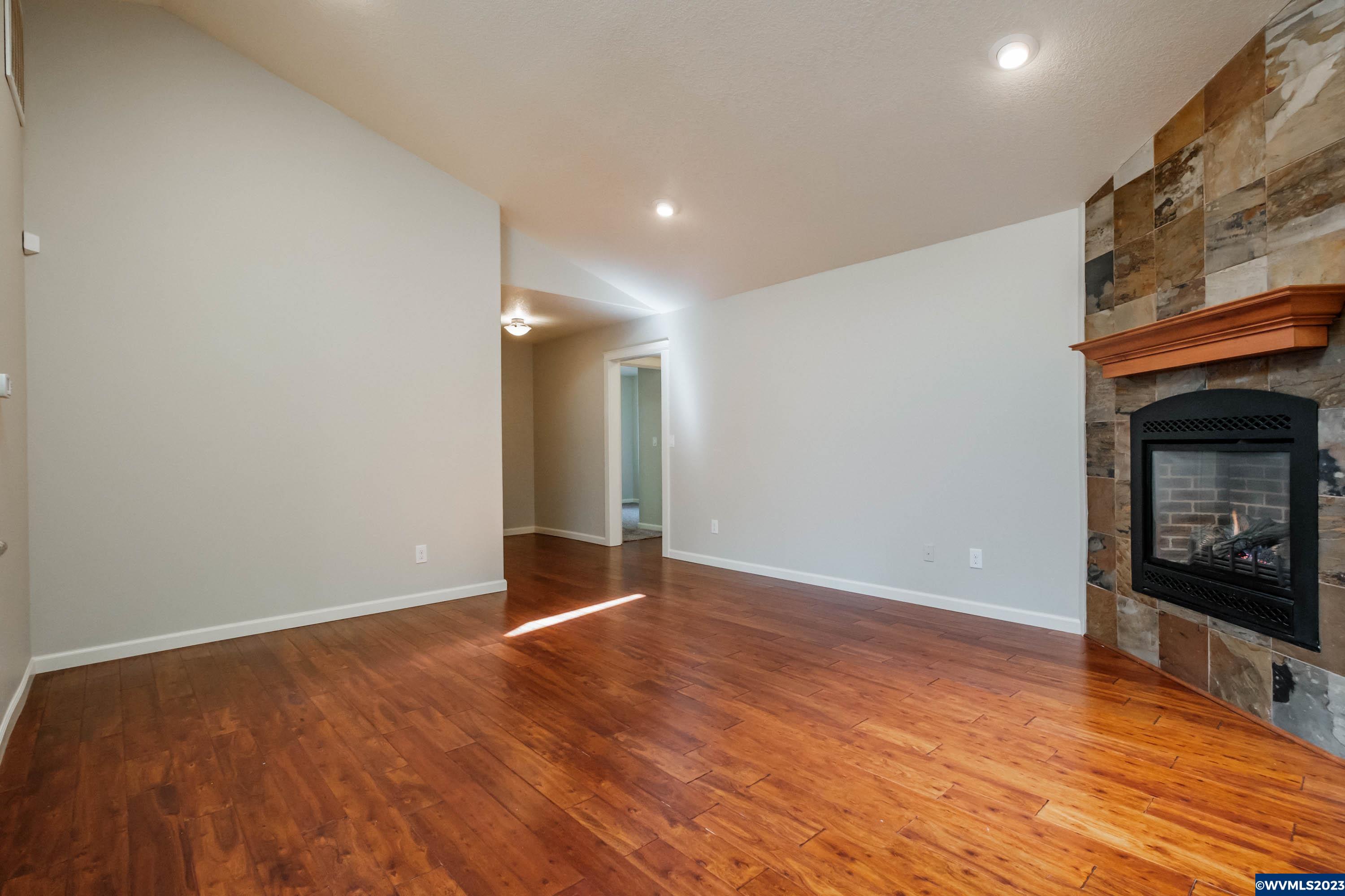 1470 Boone Road Southeast Salem, OR 97306 - Photo 10 of 40 Gallery Image 10