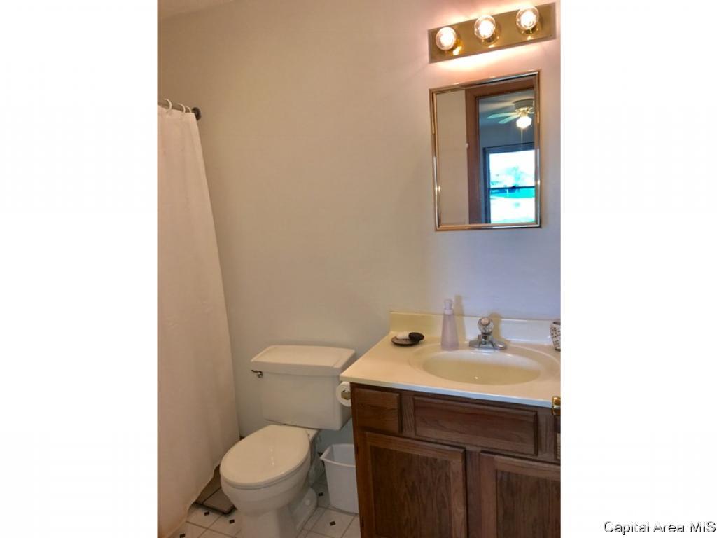 102 Genoa Drive Springfield, IL 62703 - Photo 12 of 13 Gallery Image 12
