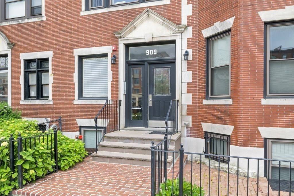 909 Beacon Street, Unit 5 Boston, MA 02215 - Photo 15 of 19
